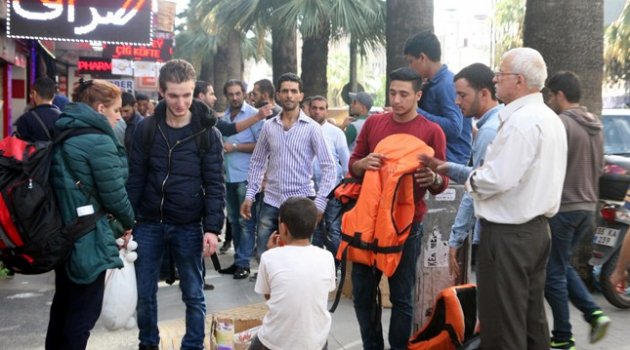 'Ölüm yeleği' işportaya düştü