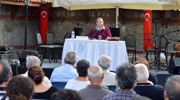 Önce anlattı, sonra dinletti