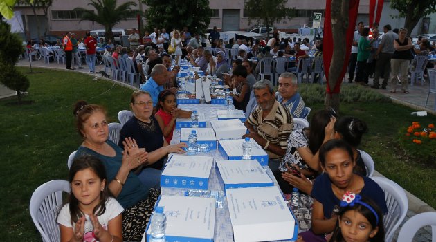 Önce iftar sonra sohbet