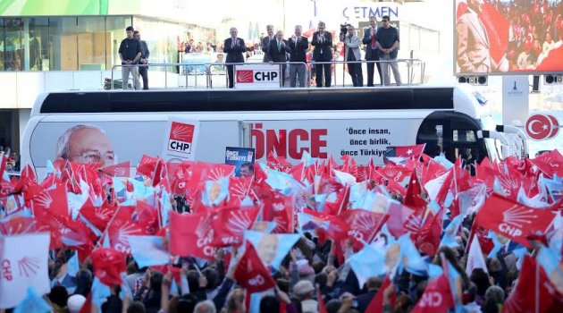 Özuslu: "Karşıyaka yine göğsümüzü kabarttı"