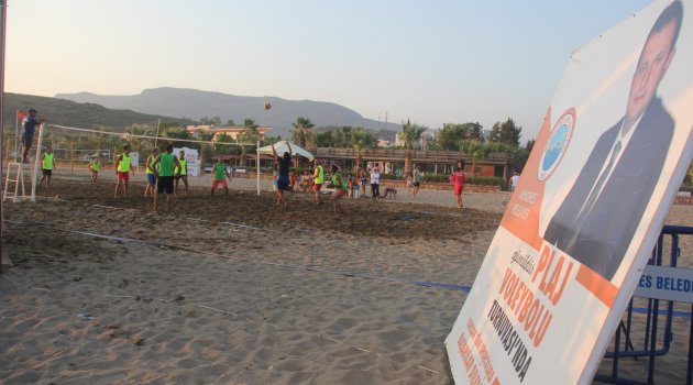 Plaj Voleybolu’nda Şampiyon Gümüldür
