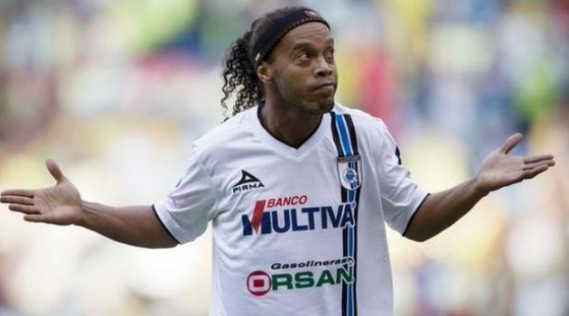 Ronaldinho'yu almadık! Şaka gibi transfer