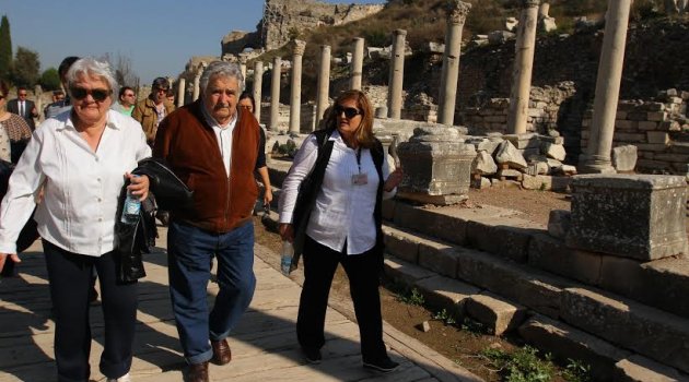 Saraysız Başkan Efes’e hayran kaldı