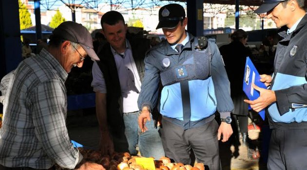 Seferihisar'da “Yaka kameralı zabıta” dönemi