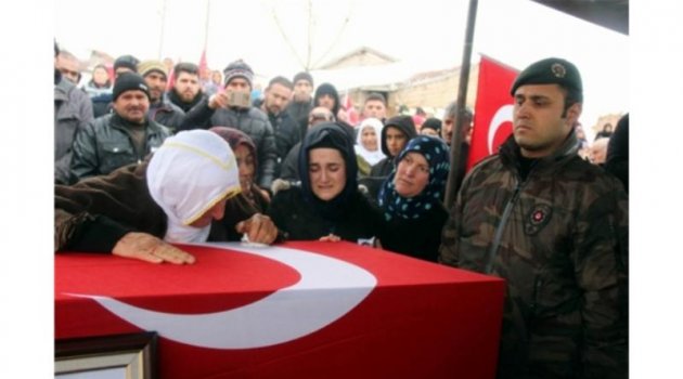 Şehit polis son yolculuğuna uğurlandı