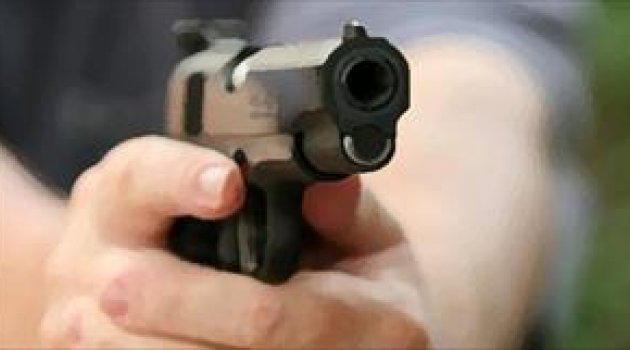 Sivil araca silahlı saldırı: 3 yaralı