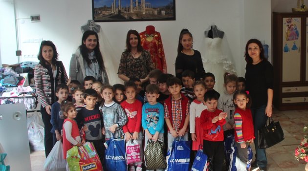 Sosyal Market Projesine Destekler Devam Ediyor