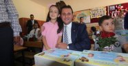 Başkan Soylu Eğitim Seti Hediye Etti