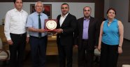 Azerbaycanlılardan Başkan Selvitopu'na plaket
