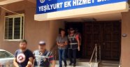 Göçmen kaçakçılarına polisten darbe!