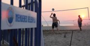 Gümüldür Plaj Voleybolu tüm hızıyla sSürüyor