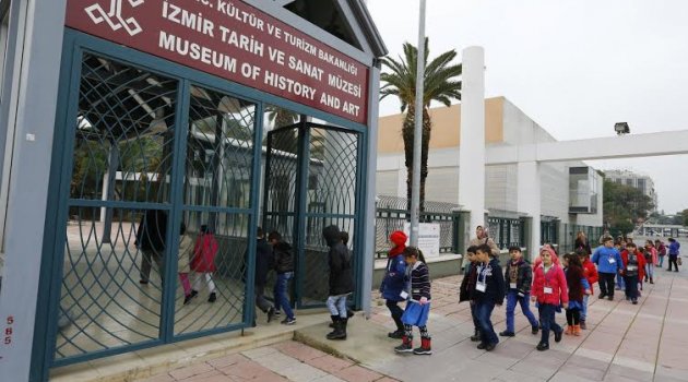 Tarihin izlerini gezerek keşfettiler