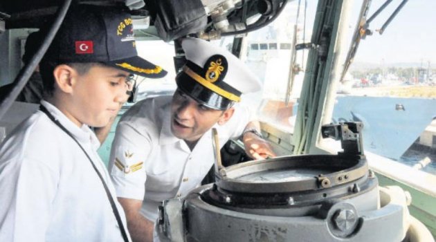 TCG Giresun engelli çocukları ağırladı