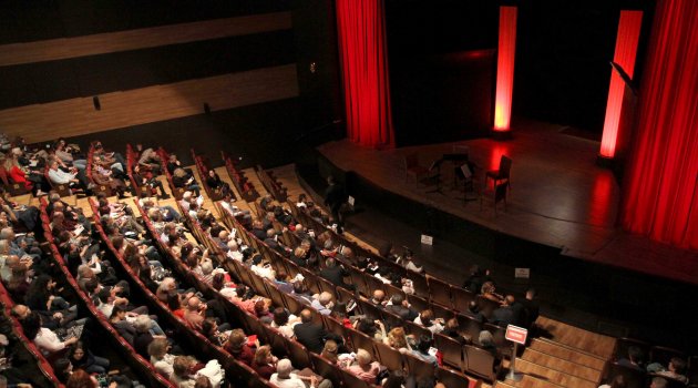 Tiyatro 'oscarları' Karşıyaka'da sahiplerini bulacak