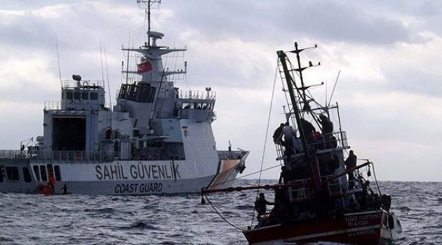 Türk sahil güvenlikleri 307 göçmeni boğulmaktan kurtardı