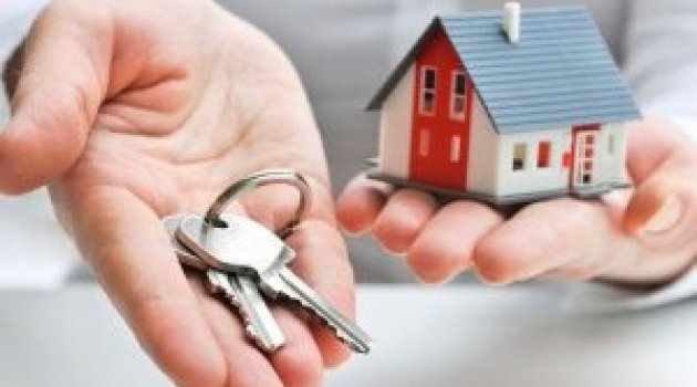 Üniversite öğrencilerine inşaatı bitmeyen evleri kiralıyorlar