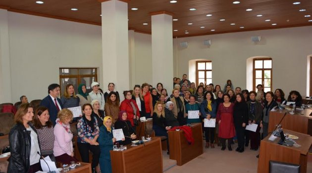 Urla'nın girişimci kadınları sertifikalarını aldılar