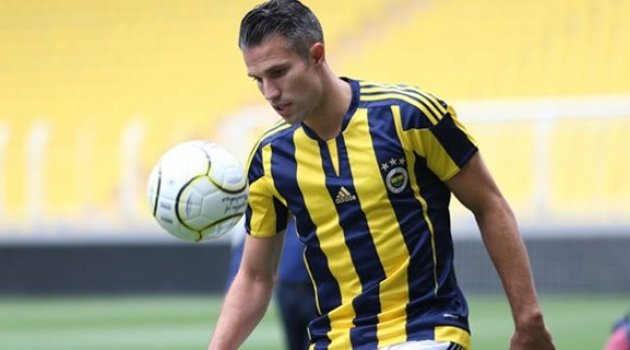 Van Persie, Volkan Demirel’e bile geçildi!