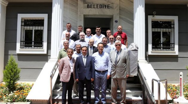 Yeni Bornovaspor’dan Başkan Atila’ya ziyaret