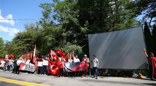 Yenikapı mitingi sırasında Pensilvanya'da çim makineleri çalıştırıldı