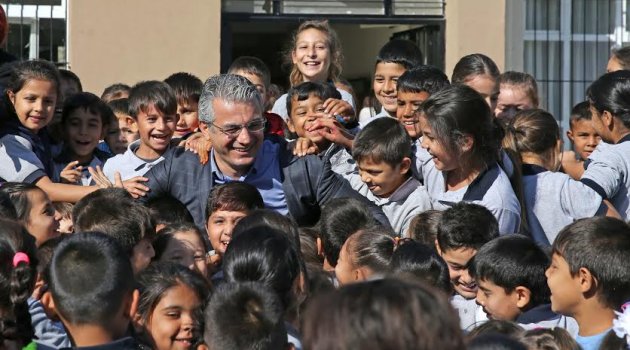 Yüzlerce öğrenciye karşılıksız burs